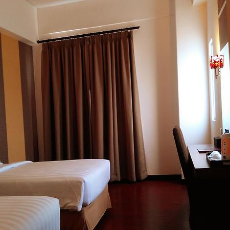 Grand Imawan Hotel Макасар Экстерьер фото
