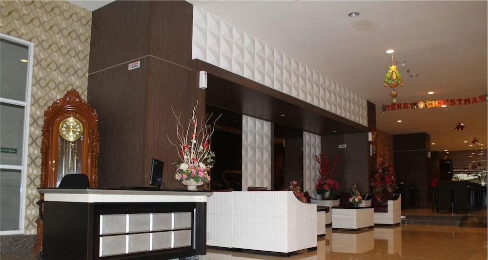 Grand Imawan Hotel Макасар Экстерьер фото